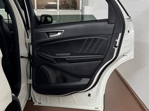 Used 2021 Ford Edge ST image 36
