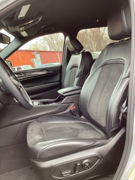 Used 2021 Jeep Grand Cherokee L Laredo image 15