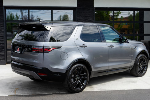 Used 2021 Land Rover Discovery S R-Dynamic image 11