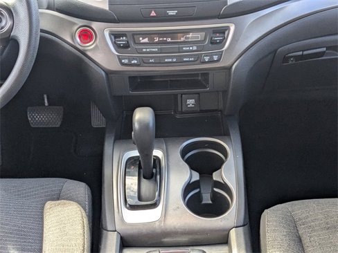 Used 2017 Honda Pilot LX image 18