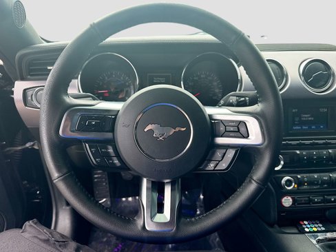 Used 2015 Ford Mustang Coupe image 11