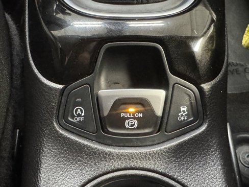 Used 2019 Jeep Compass Altitude image 25