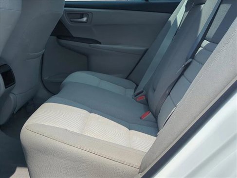 Used 2016 Toyota Camry LE image 16