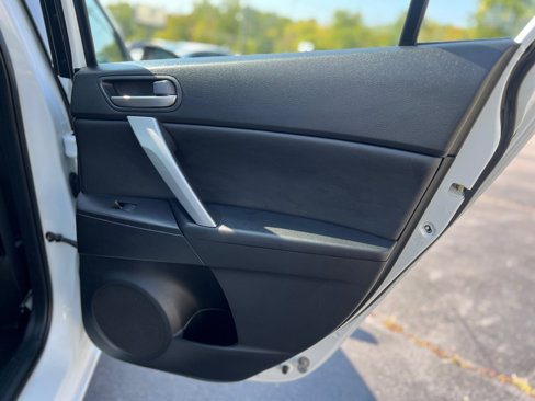 Used 2013 MAZDA MAZDA3 i Grand Touring image 38