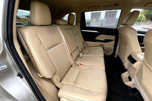 Used 2016 Toyota Highlander Plus image 23