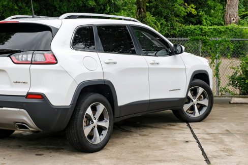 Used 2021 Jeep Cherokee Limited image 18