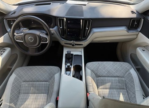 Used 2022 Volvo XC60 B5 Momentum w/ Advanced Package image 26