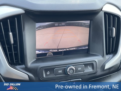 Used 2022 GMC Terrain SLE w/ Driver Convenience Package image 3