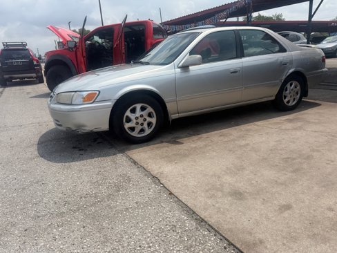Used 2000 Toyota Camry CE image 3