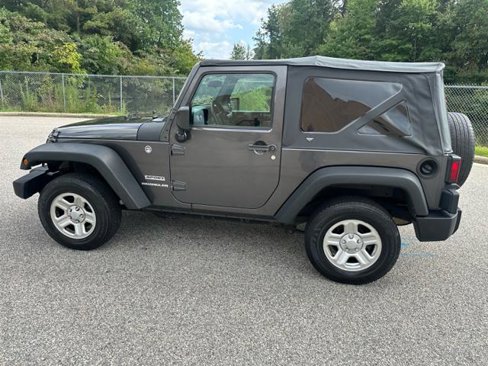 Used 2017 Jeep Wrangler Sport image 7