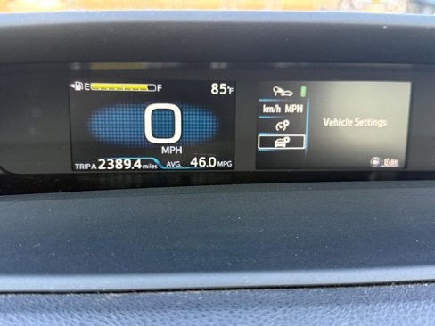 Used 2021 Toyota Prius Limited image 19