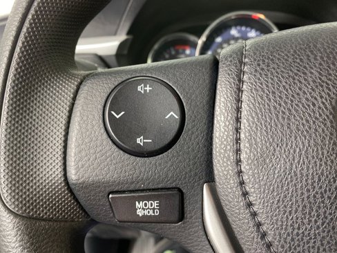 Used 2015 Toyota Corolla L image 12