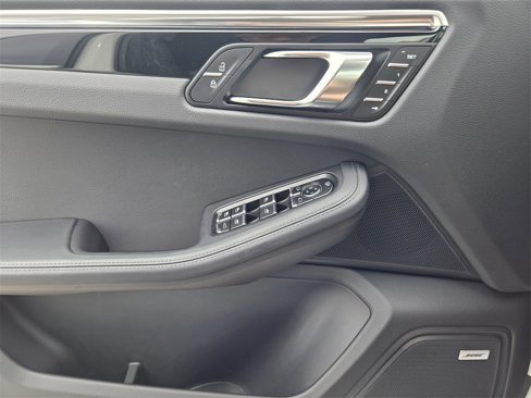 Certified 2024 Porsche Macan Turbo image 25