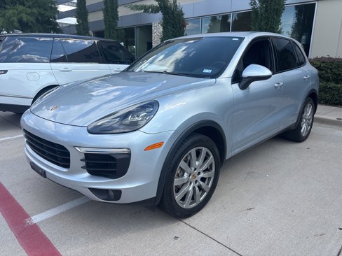 Used 2017 Porsche Cayenne S image 2