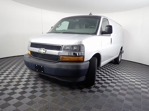 Used 2018 Chevrolet Express 2500 image 4