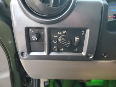 Used 2003 HUMMER H2 w/ Preferred Equipment Group image 34