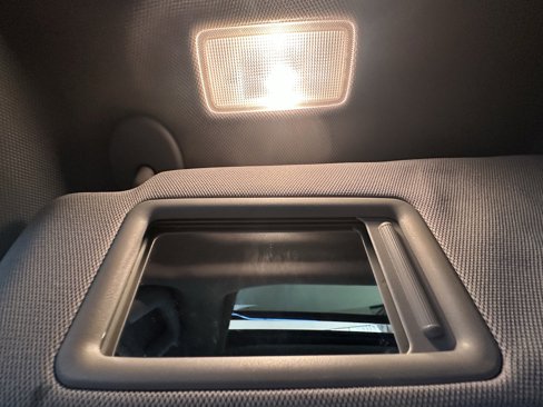 Used 2015 Toyota Camry XLE image 16