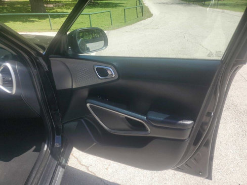 Used 2021 Kia Soul LX image 24