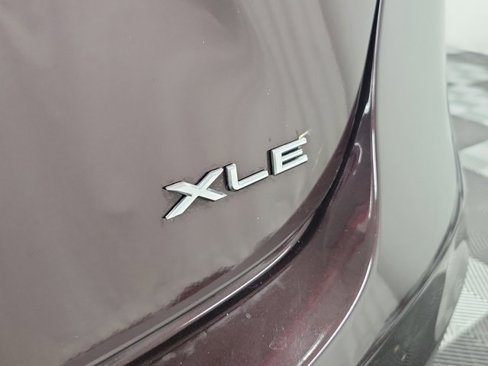 Used 2018 Toyota Avalon XLE image 8