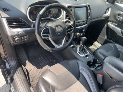 Used 2018 Jeep Cherokee Latitude Plus w/ Cold Weather Group image 10