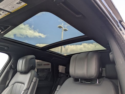 Used 2020 Land Rover Range Rover Sport HSE Dynamic image 17