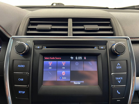 Used 2016 Toyota Camry SE image 19