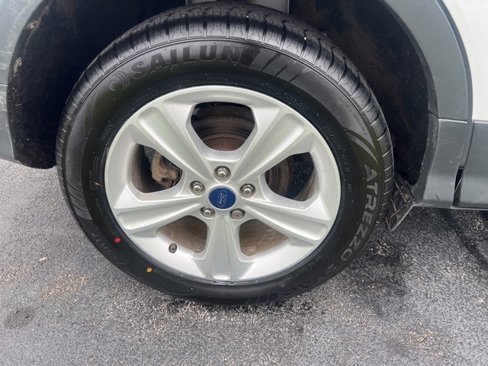 Used 2016 Ford Escape SE w/ Equipment Group 201A image 11