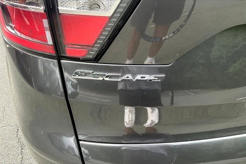 Used 2018 Ford Escape SE image 23
