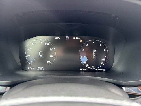 Used 2020 Volvo V60 T5 Momentum image 23