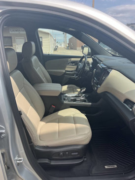 Used 2022 Chevrolet Traverse LT image 10