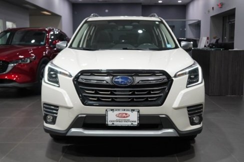Used 2022 Subaru Forester Touring image 2