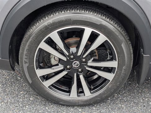 Used 2020 Nissan Kicks SR w/ SR Premium Package image 12