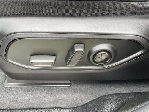 Used 2022 Jeep Grand Cherokee Limited image 14