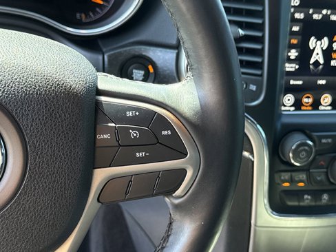 Used 2018 Jeep Grand Cherokee Limited image 29