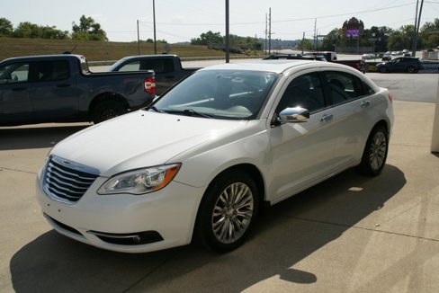 Used 2013 Chrysler 200 Limited w/ Sun/Sound Group image 5