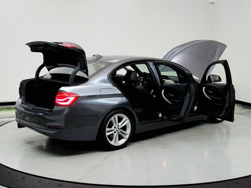 Used 2017 BMW 320i Sedan image 11