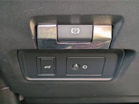 Certified 2021 Land Rover Range Rover Evoque R-Dynamic SE image 18