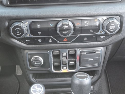 New 2025 Jeep Gladiator Sport image 15