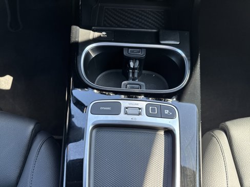 Used 2025 Mercedes-Benz CLA 250 4MATIC image 24