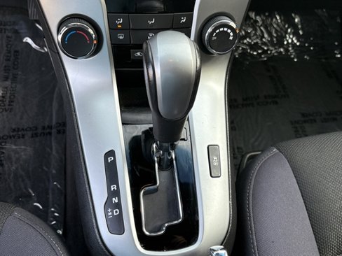 Used 2014 Chevrolet Cruze LT image 26