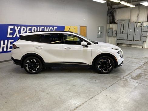 Used 2024 Kia Sportage SX image 8