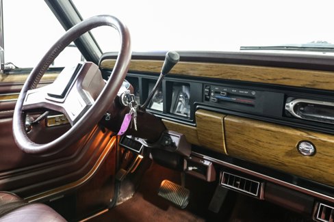 Used 1989 Jeep Grand Wagoneer image 21