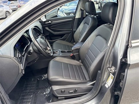 Used 2022 Volkswagen Jetta SE image 14