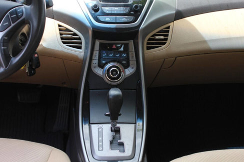 Used 2013 Hyundai Elantra GLS w/ Preferred Pkg image 13