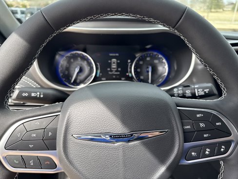 New 2025 Chrysler Pacifica Select image 8