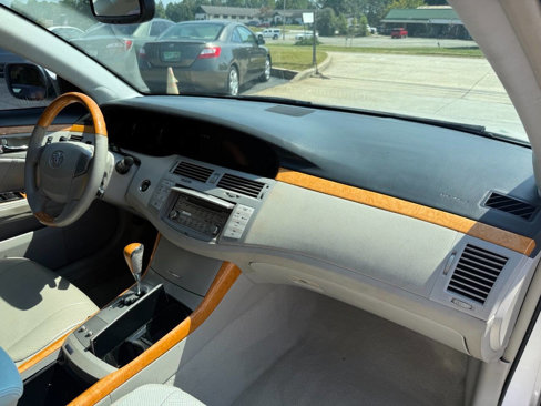 Used 2006 Toyota Avalon Limited image 14