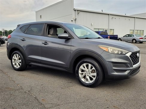 Used 2019 Hyundai Tucson SE image 2