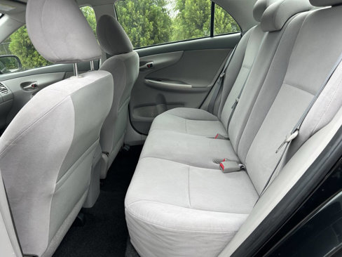 Used 2010 Toyota Corolla image 19