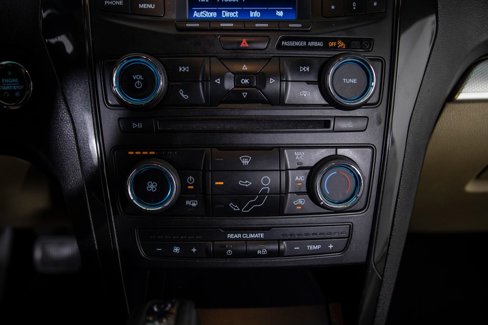 Used 2016 Ford Explorer XLT image 29