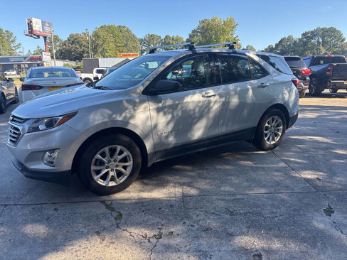 Used 2019 Chevrolet Equinox LS image 2